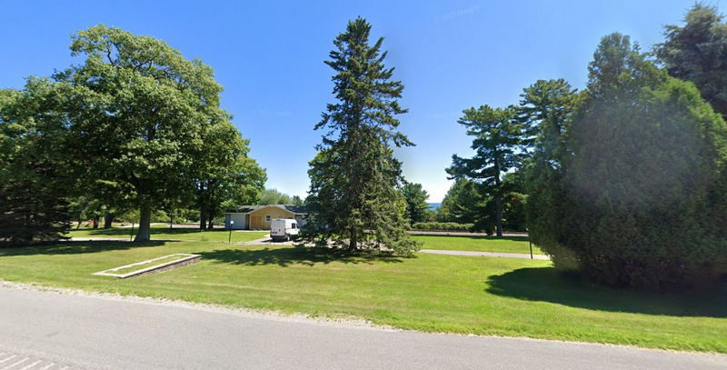 Paners Motel - 2022 Street View - Sign Foundation Visible (newer photo)